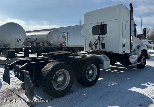 Image of Kenworth T880 equipment image 4