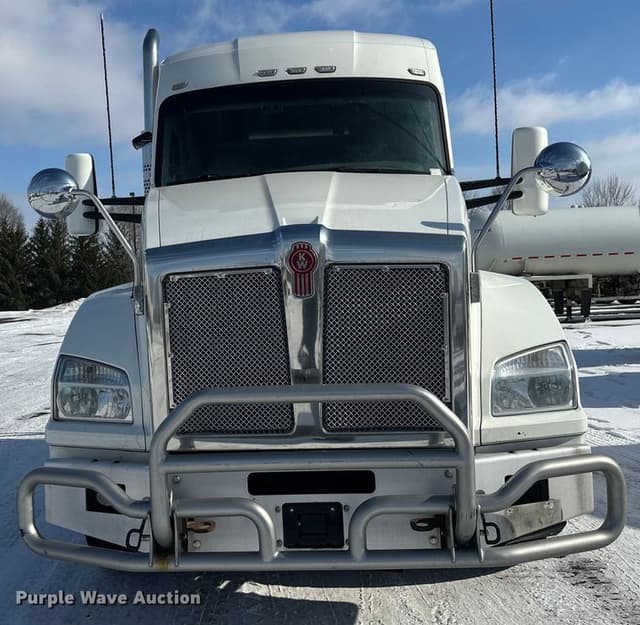Image of Kenworth T880 equipment image 1