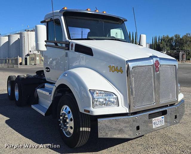 Image of Kenworth T880 equipment image 2