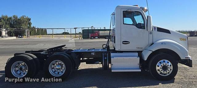 Image of Kenworth T880 equipment image 3
