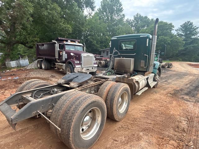 Image of Kenworth T880 equipment image 2