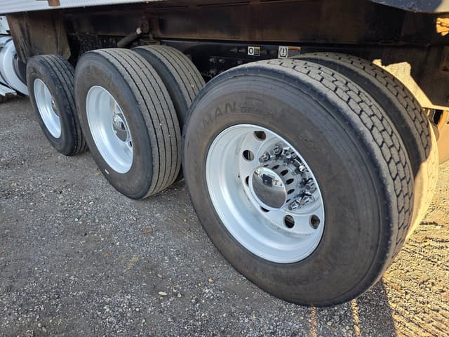 Image of Kenworth T880 equipment image 4