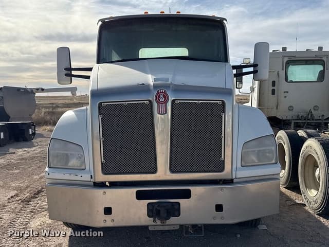 Image of Kenworth T880 equipment image 1
