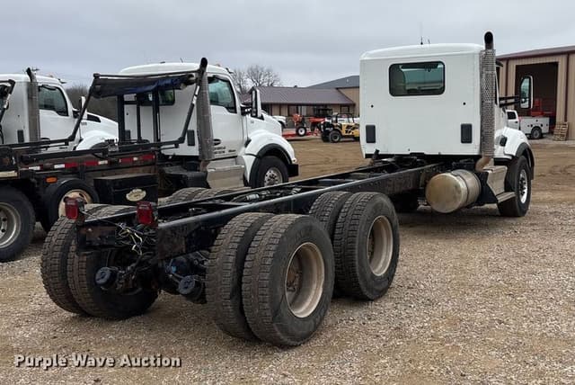Image of Kenworth T880 equipment image 4