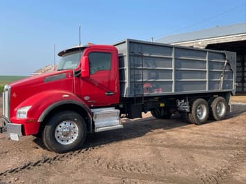 Main image Kenworth T880