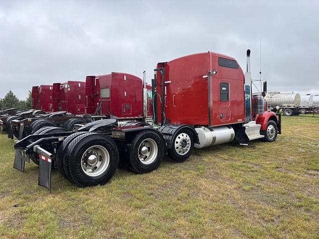 Image of Kenworth W900 equipment image 4