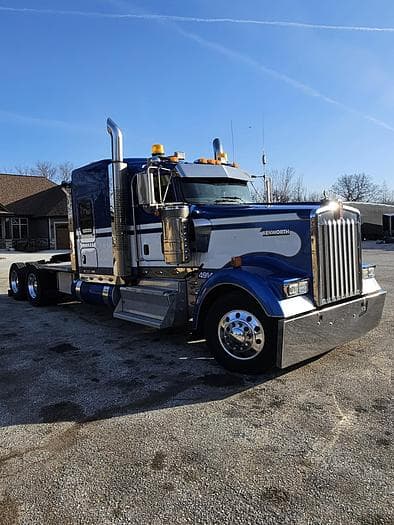 Image of Kenworth W900L equipment image 3