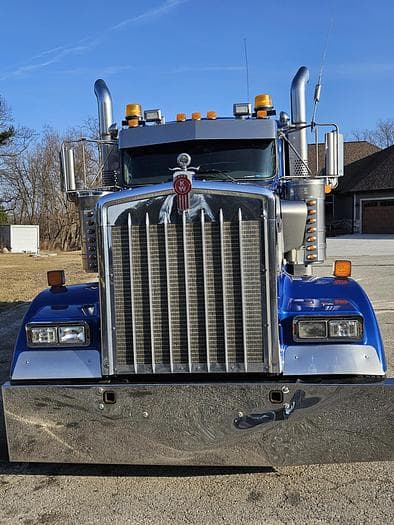 Image of Kenworth W900L equipment image 2
