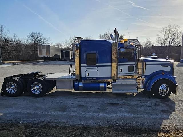 Image of Kenworth W900L equipment image 4