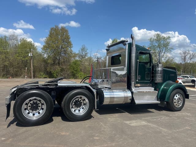 Image of Kenworth W900L equipment image 3