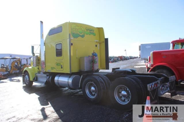 Image of Kenworth W900L equipment image 4