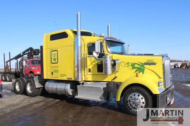 Image of Kenworth W900L equipment image 1
