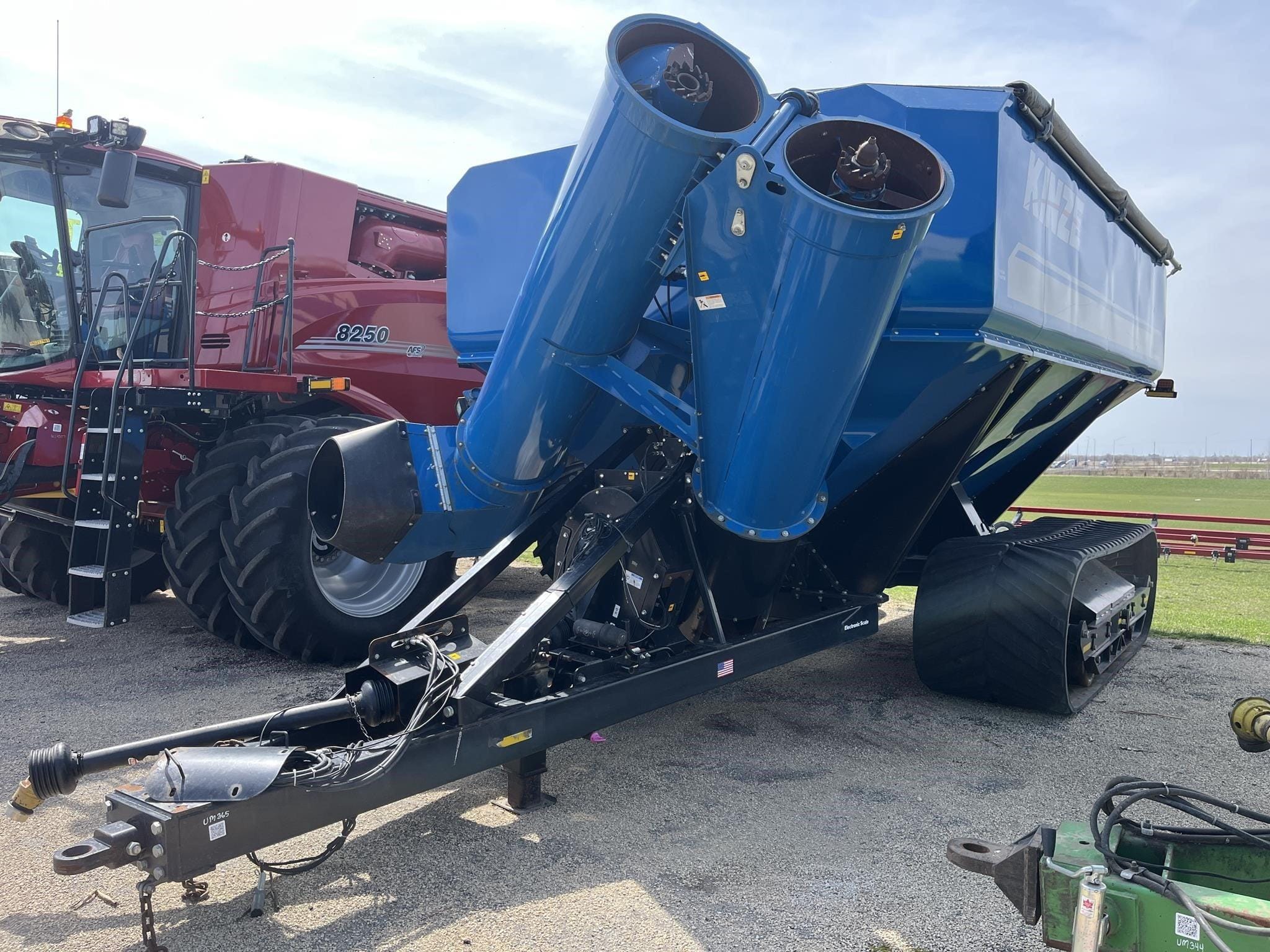 2016 Kinze 1100 Equipment Image0