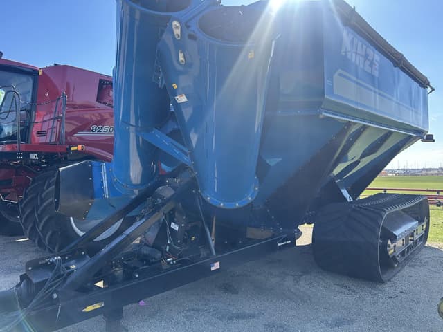 Image of Kinze 1100 equipment image 2