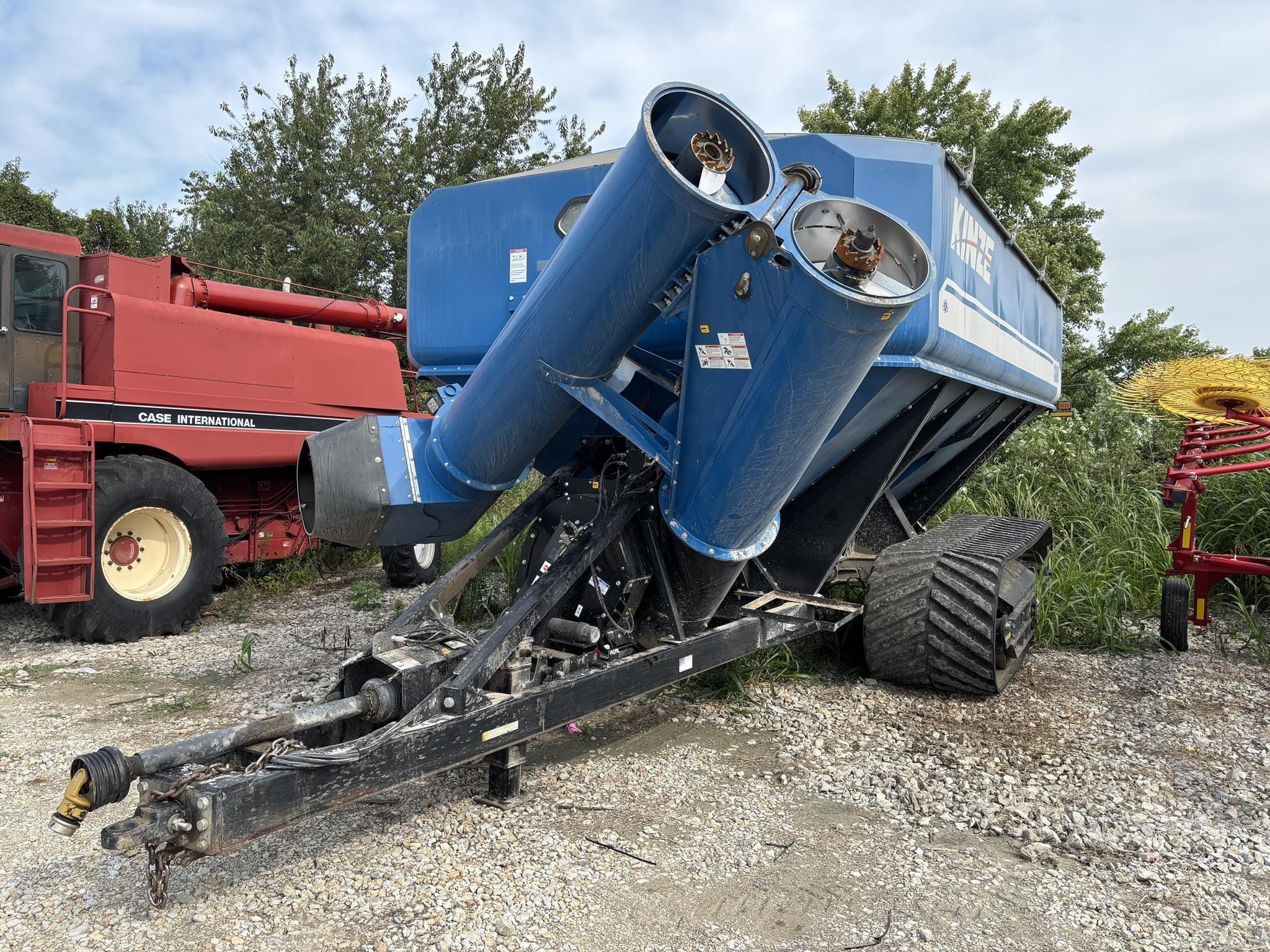 2016 Kinze 1300 Equipment Image0