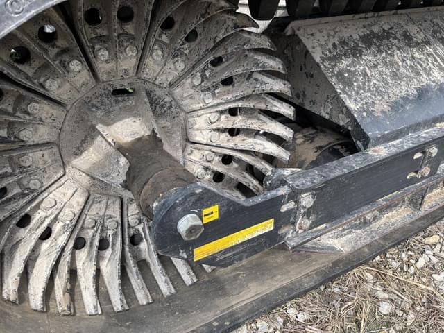 Image of Kinze 1300 equipment image 3