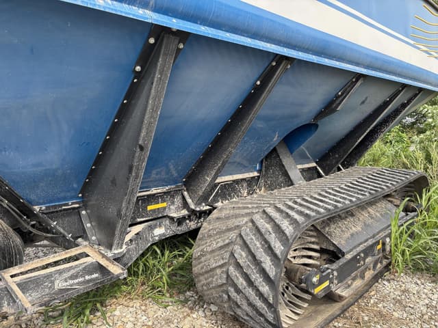 Image of Kinze 1300 equipment image 2