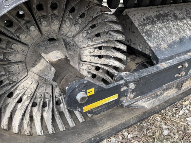 Image of Kinze 1300 equipment image 3