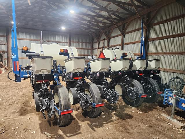 Image of Kinze 3000 equipment image 1