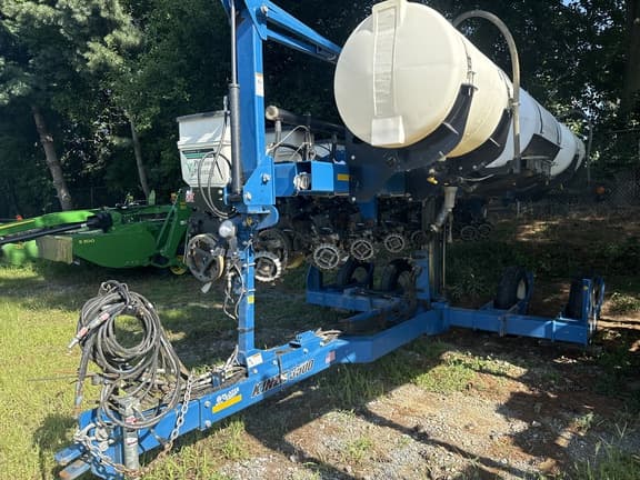Image of Kinze 3500 equipment image 1
