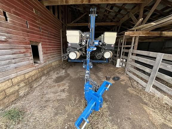 Image of Kinze 3500 equipment image 4