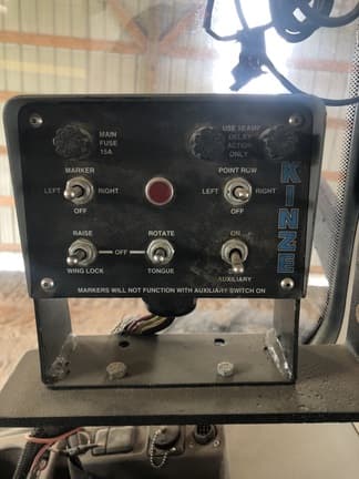 Image of Kinze 3600 equipment image 4