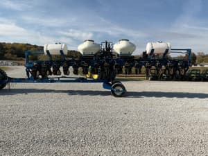 2016 Kinze 3660 Image