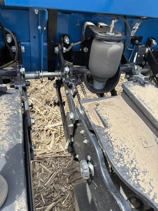 Image of Kinze 3700 equipment image 4