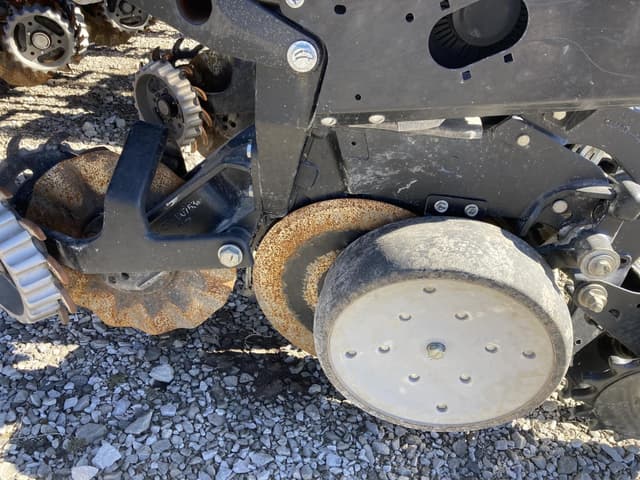 Image of Kinze 4900 equipment image 2