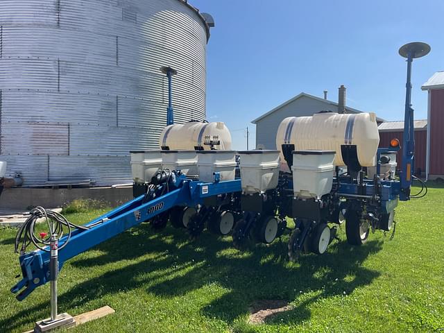 Image of Kinze 3000 equipment image 1