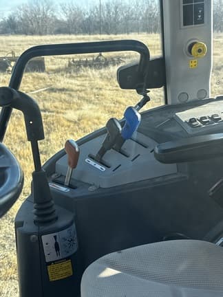 Image of Kioti NX5510 equipment image 4