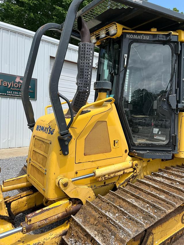 Image of Komatsu D37PX-23 equipment image 3
