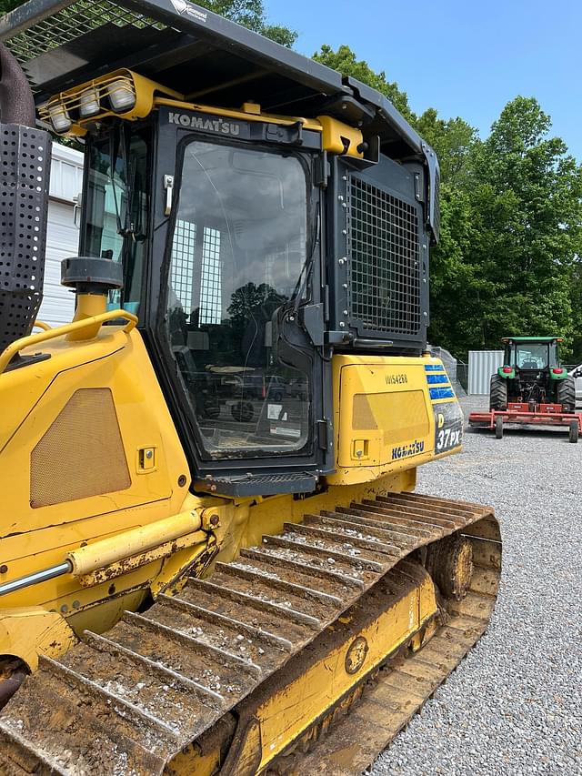 Image of Komatsu D37PX-23 equipment image 4