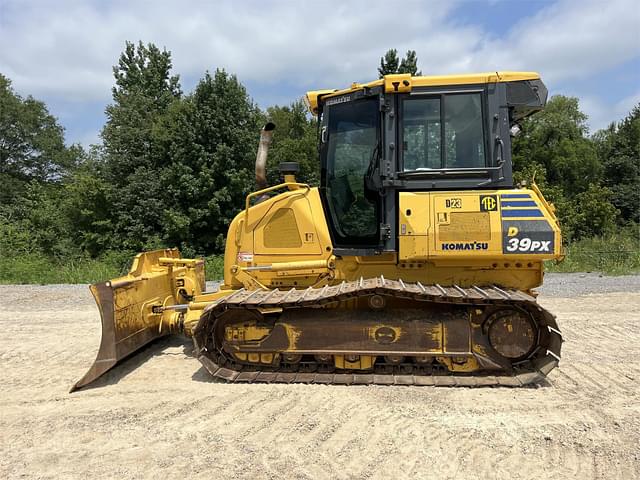 Image of Komatsu D39PX-24 equipment image 2