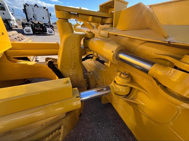 Image of Komatsu D61PX-24 equipment image 1