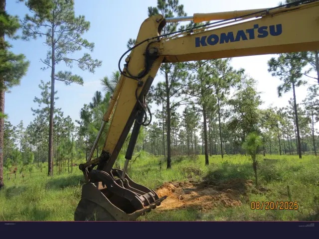 Image of Komatsu PC210LC-11 equipment image 1