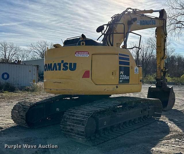 Image of Komatsu PC228US LC equipment image 4