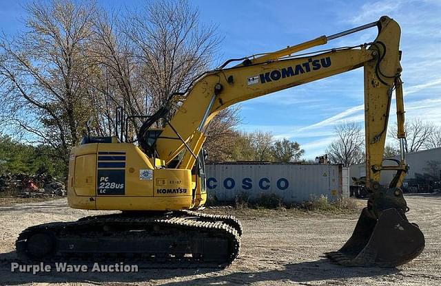 Image of Komatsu PC228US LC equipment image 3