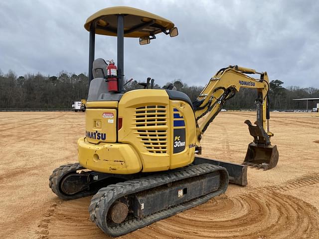 Image of Komatsu PC30MR-5 equipment image 2