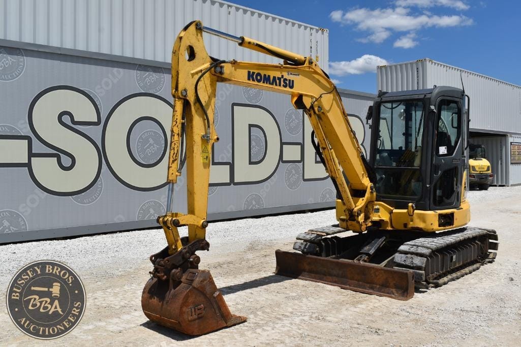 2016 Komatsu PC55MR-5 Equipment Image0