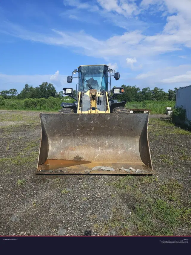 Image of Komatsu WA270-7 equipment image 2
