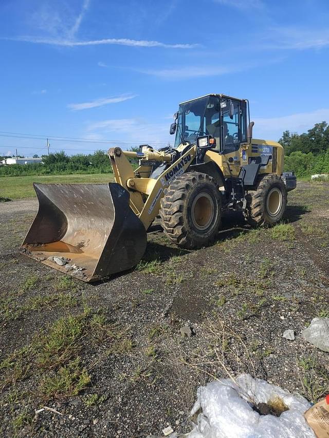 Image of Komatsu WA270-7 equipment image 3