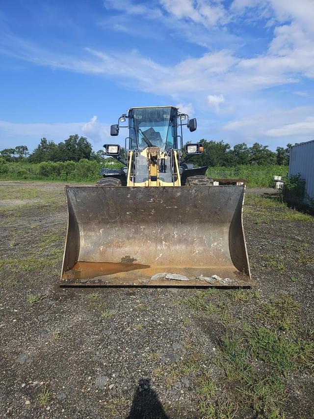 Image of Komatsu WA270-7 equipment image 2