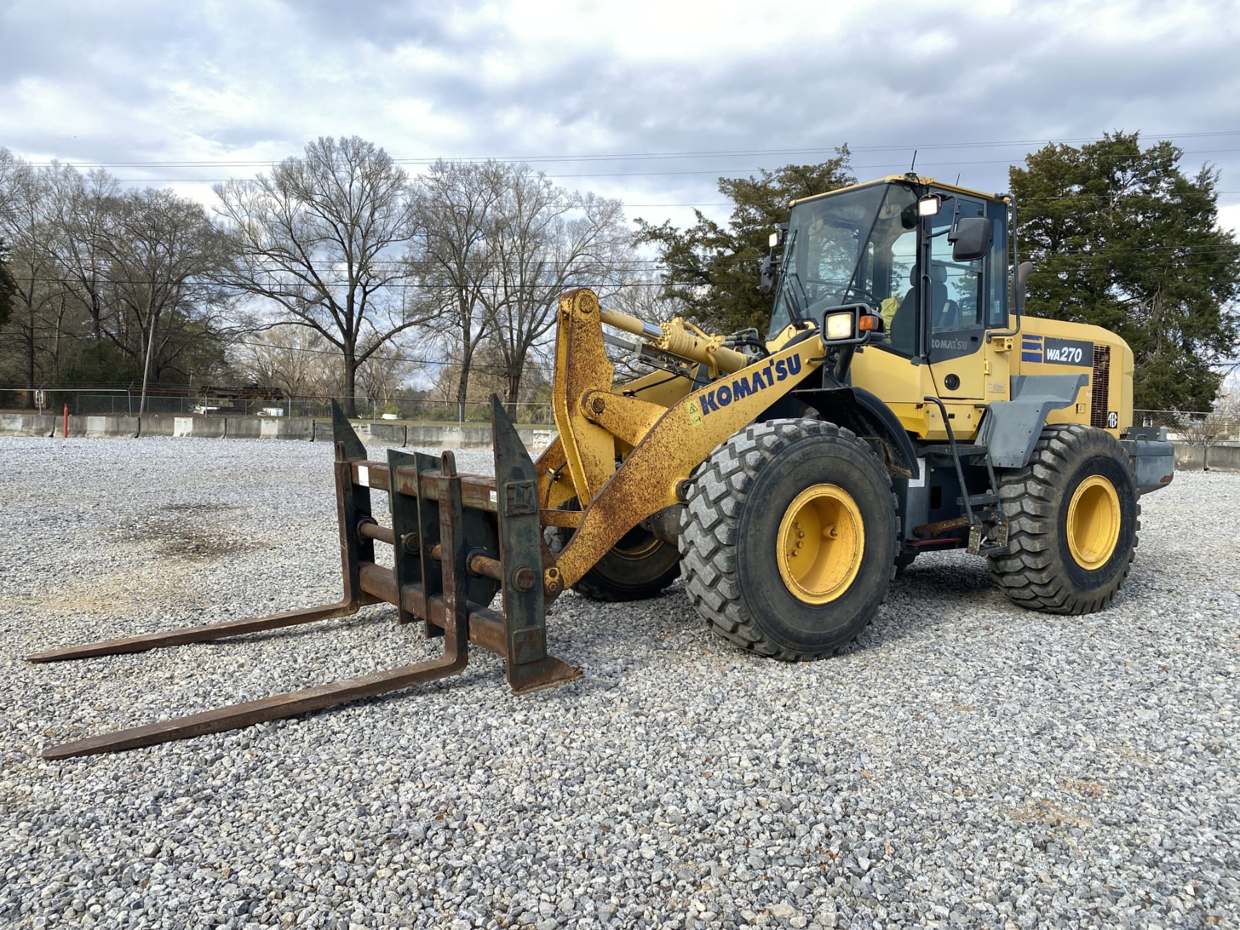 2016 Komatsu WA270-7 Equipment Image0