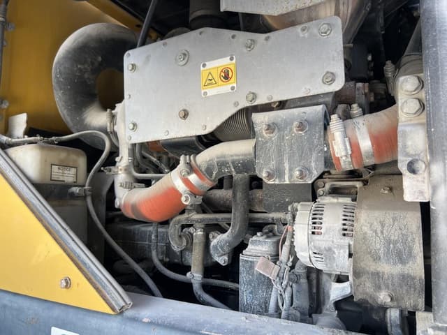 Image of Komatsu WA320-7 equipment image 3