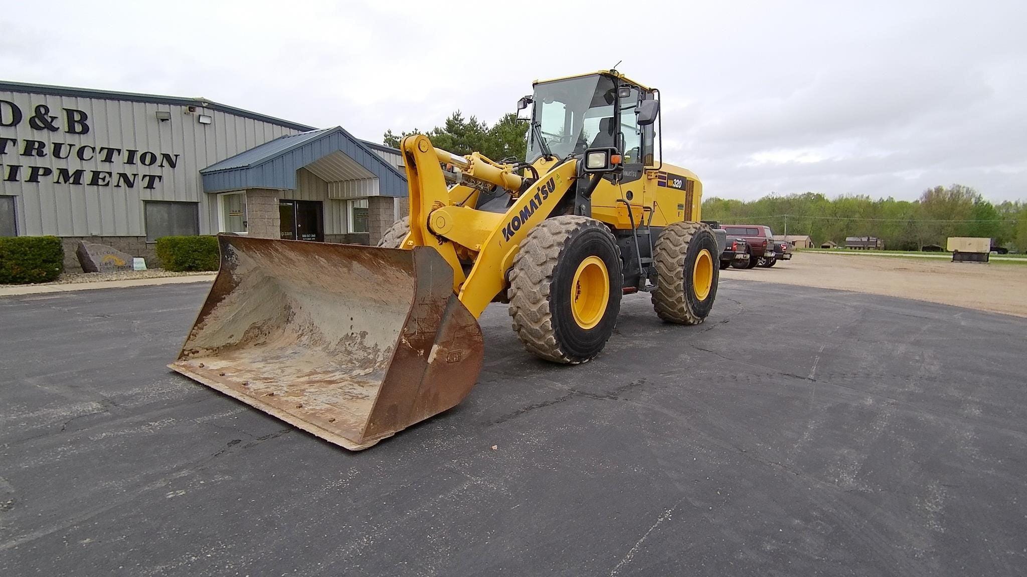 2016 Komatsu WA320-7 Equipment Image0