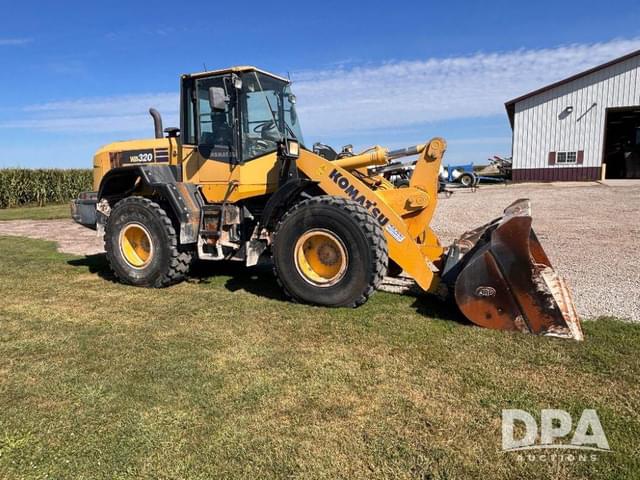 Image of Komatsu WA320-7 equipment image 1