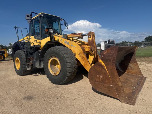 Image of Komatsu WA380-8 equipment image 2