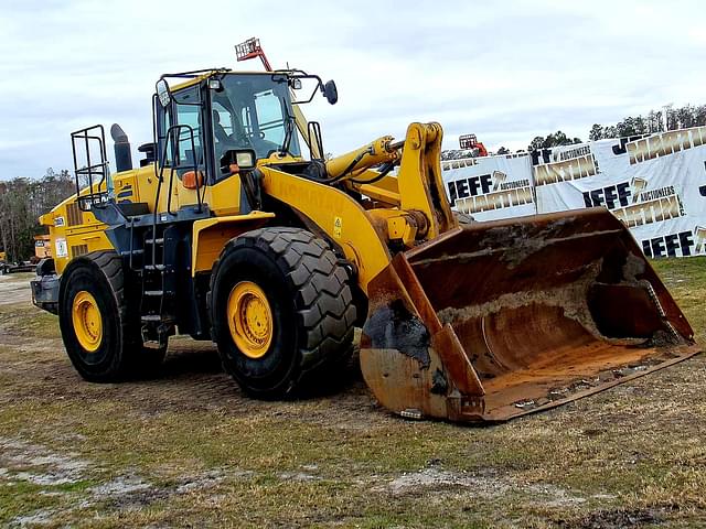 Image of Komatsu WA500-7 equipment image 2