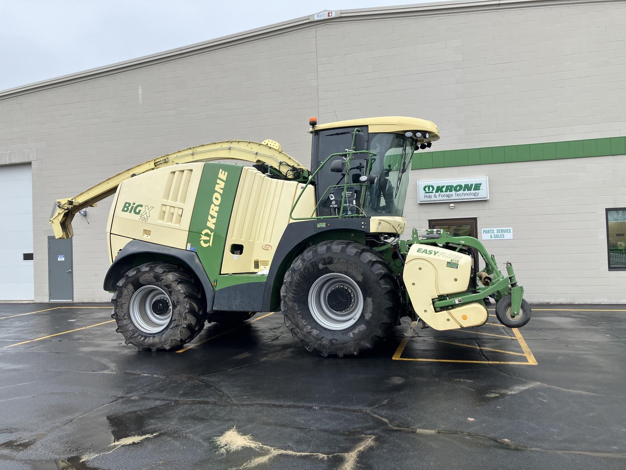 2016 Krone Big X 700 Equipment Image0